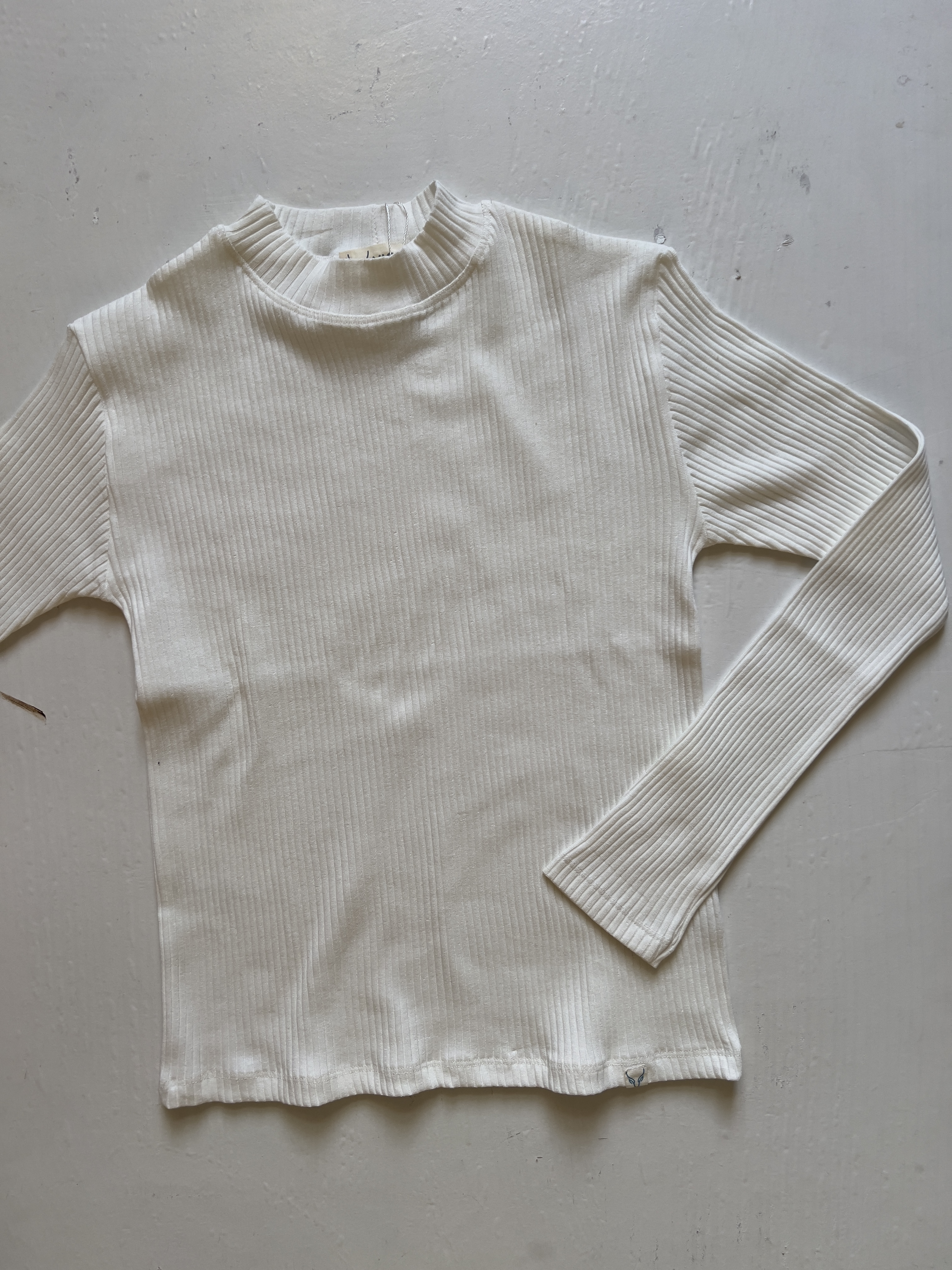 بلوز کبریتی یقه ایستاده رنگ سفید بسیار لطیف و‌با‌کیفیت