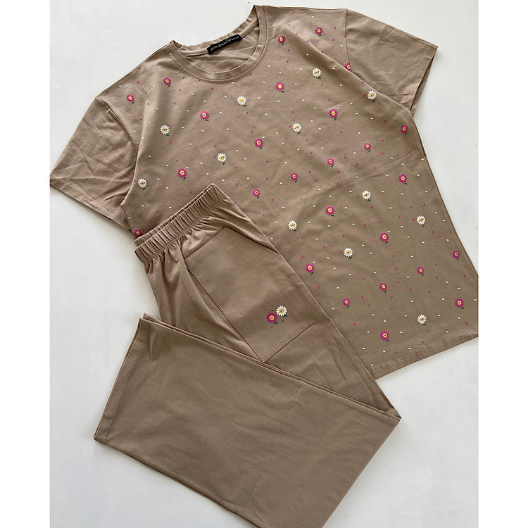 ست تیشرت شلوار راحتی زنانه نخی فانتزی جیب دار کرم پودری