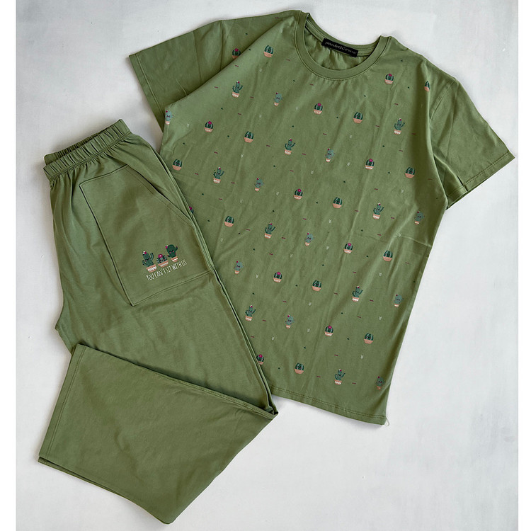 تیشرت شلوار ست راحتی دخترانه با کیفیت عالی و درجه ۱ طرح فانتزی شیک و عالی کاکتوس جیب دار رنگ سبز کاهویی