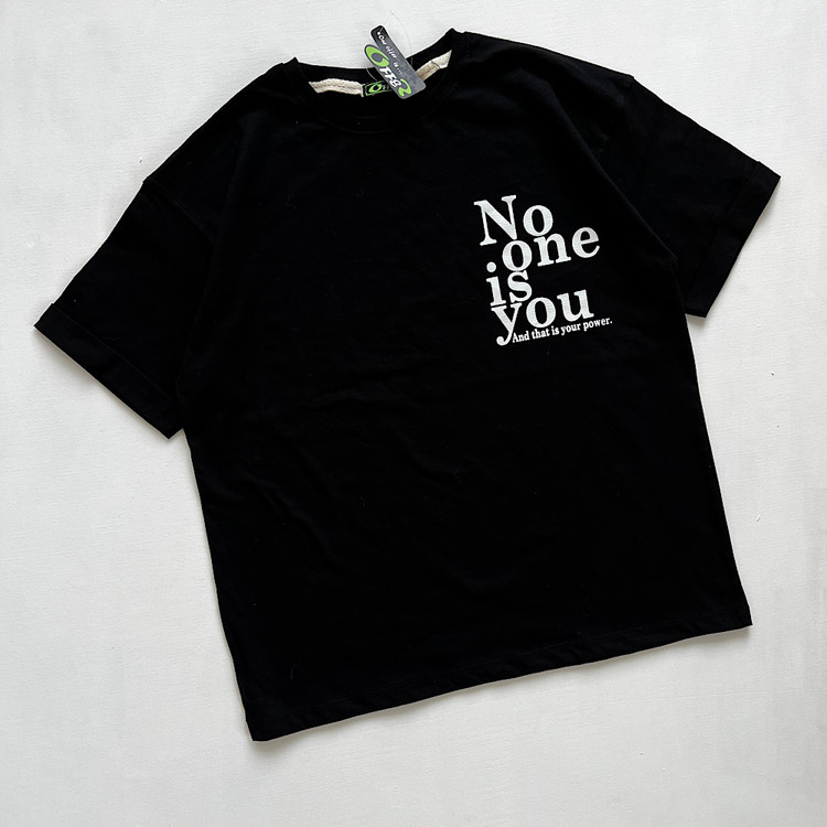 تیشرت باکسی آستین پاکتی نخ و پنبه درجه ۱ اسپرت رنگ مشکی با شلوار جین ست خوشگلی میشه از دستش نده